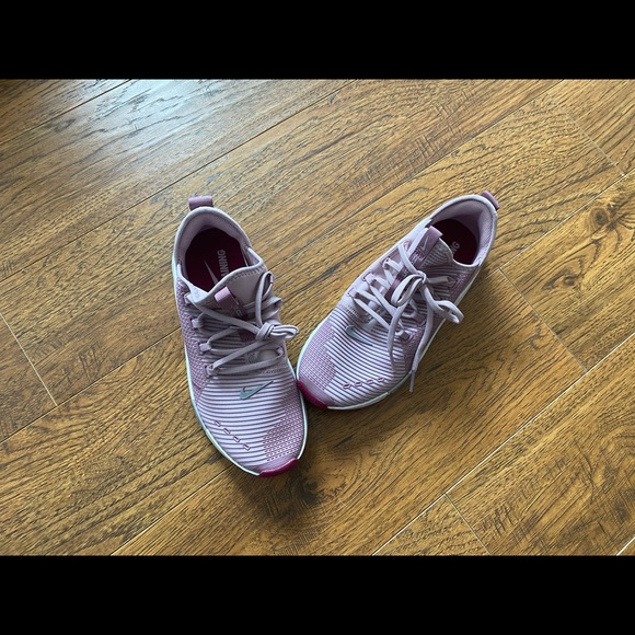 Nike zoom running shoes (never worn)